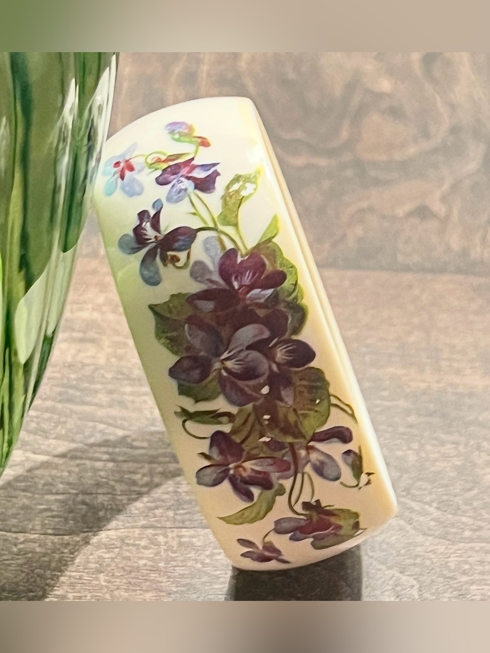 VTG Cream Resin  Hand- painted Violet  Floral Design Bangle Bracelet  Smalll